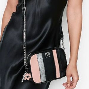 The Victoria Top Zip Crossbody